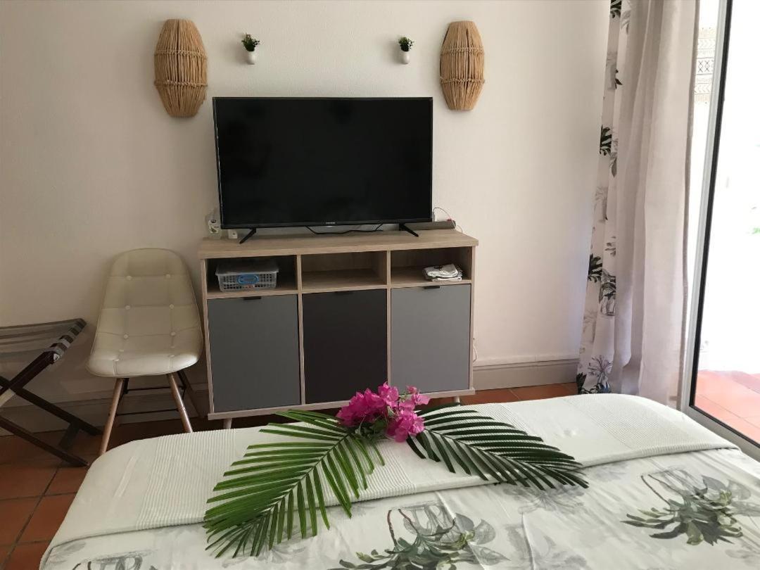 Coeur Tiare Studio Lounge Piscine Plage Cocotiers Saint-Francois  Εξωτερικό φωτογραφία